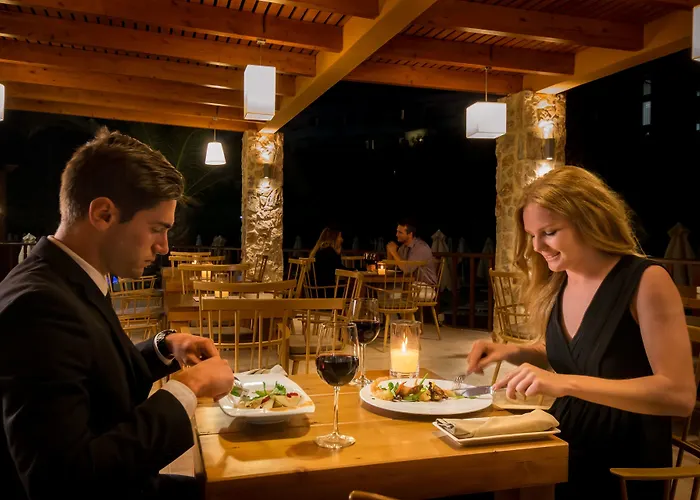 Sun فندق إياليسوس